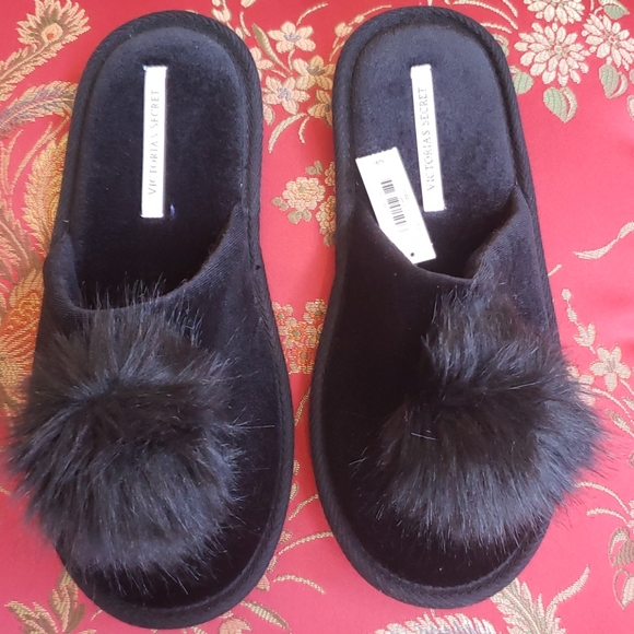 Victoria's Secret Shoes - Victoria's Secret NWTs Slippers